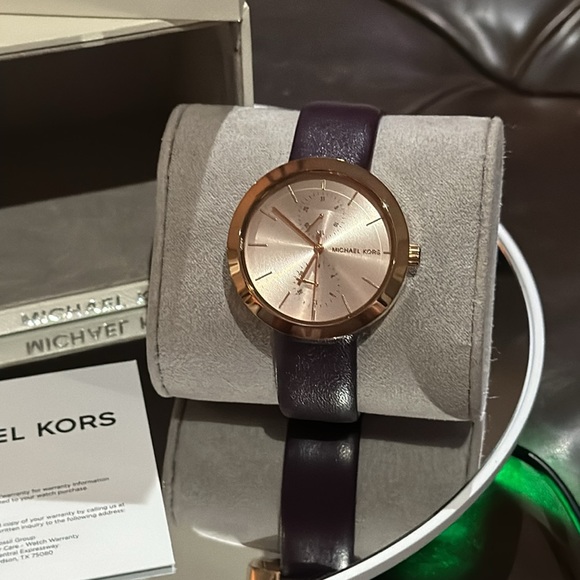 Michael Kors Garner, MK-2575 Women’s Watch in Plum and Rose Gold - Picture 11 of 12